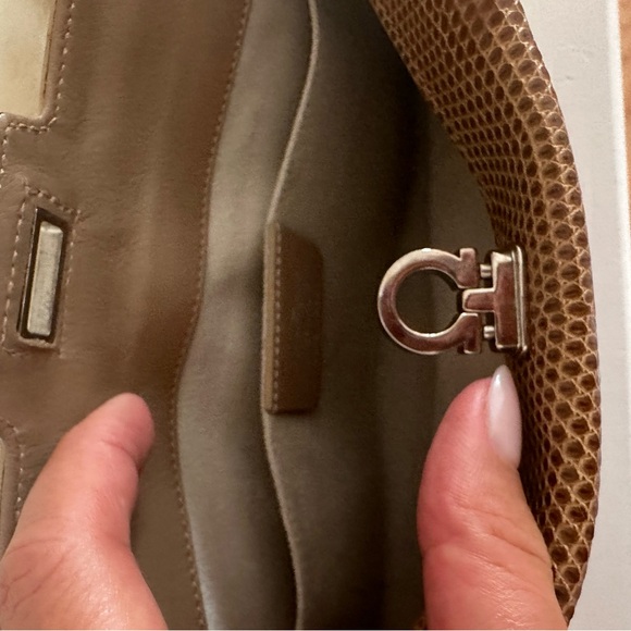 Salvatore Ferragamo Tan bag with mink shoulder strap - Picture 2 of 3